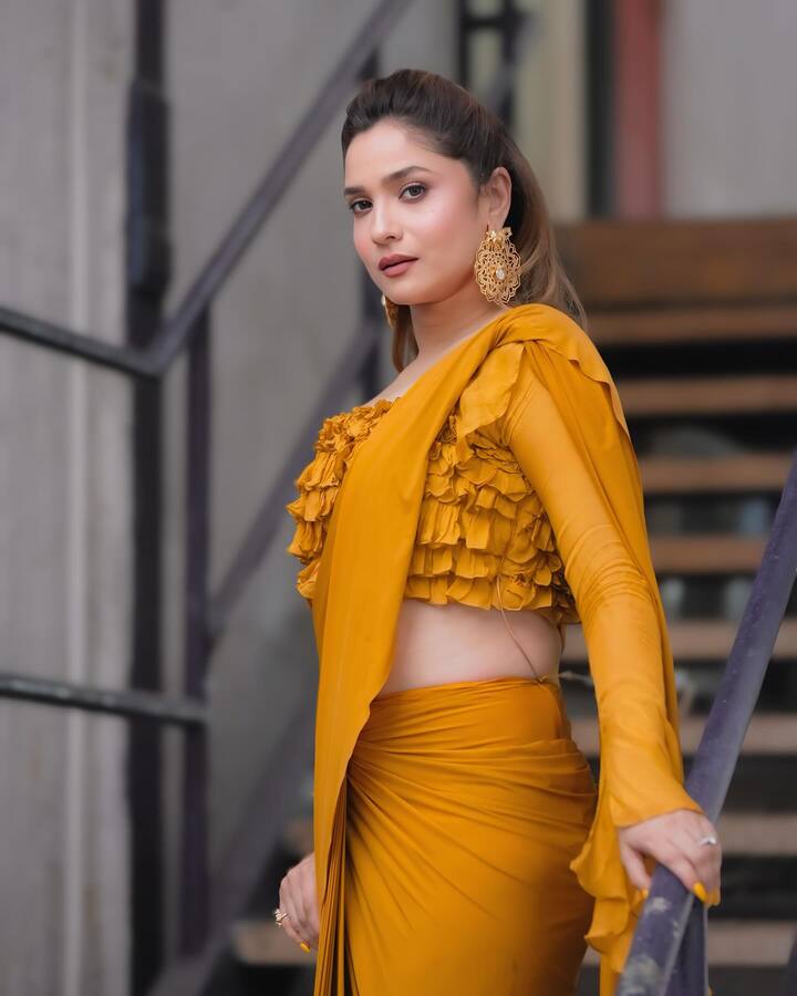 अभिनेत्री अंकिता लोखंडे हिने स्वतःचे काही फोटो सोशल मीडियावर तुफान व्हायरल होत आहेत.