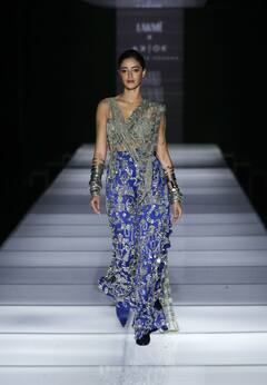 Lakme Fashion Week में छाईं अनन्या पांडे, ब्लू कलर में किया रैंप पर वॉक, फैंस हुए इंप्रेस
