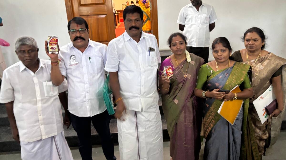 DMK Vs ADMK: மேயருக்கு ரூ.40 லட்சத்தில் அறை... 
