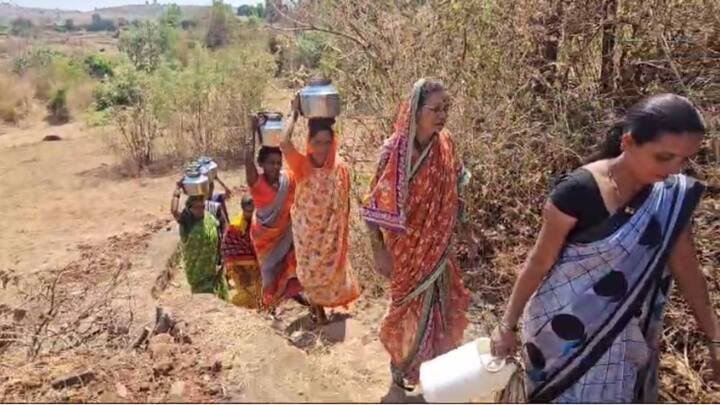 पाण्यासाठी दोन महिन्यापासून गावकऱ्यांचा अजब फतवा निघला आहे. सात परस खोल विहिरीतून पोटाला पिळा पडेल ऐवढ्या खोलवरुन पाणी काढायचं.