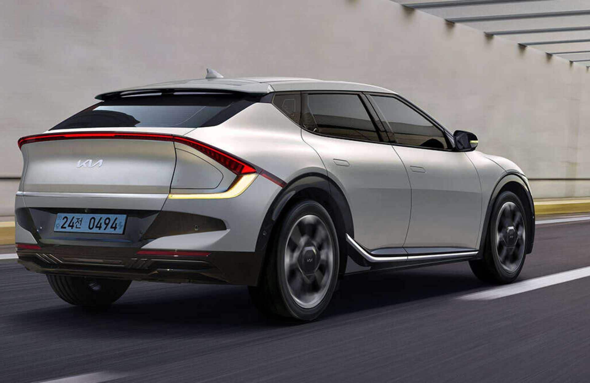 663 Km की रेंज, 325 HP की पावर, भारत आई Kia की ये नई इलेक्ट्रिक कार, क्या है इस EV की कीमत?