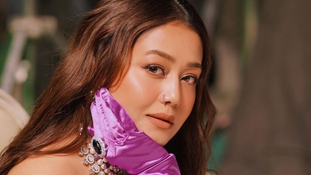 Neha Kakkar reacts on her 3 hours late in concert Entertainment News Bollywood Neha Kakkar: 'সত্যিটা জানলে আফশোস করবেন', কনসার্টে দেরি হওয়া নিয়ে প্রথম মুখ খুললেন নেহা কক্কর