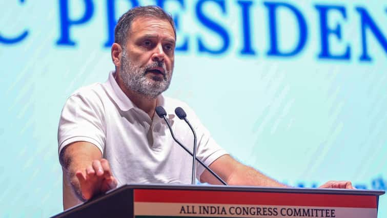 Rahul Gandhi hits back Election Commission reply says Evasion not protect demands voter rolls cctv footage over match fixing 'टाल-मटोल करने से नहीं बचेंगे, सच बताइए', चुनाव आयोग के जवाब पर बोले राहुल गांधी