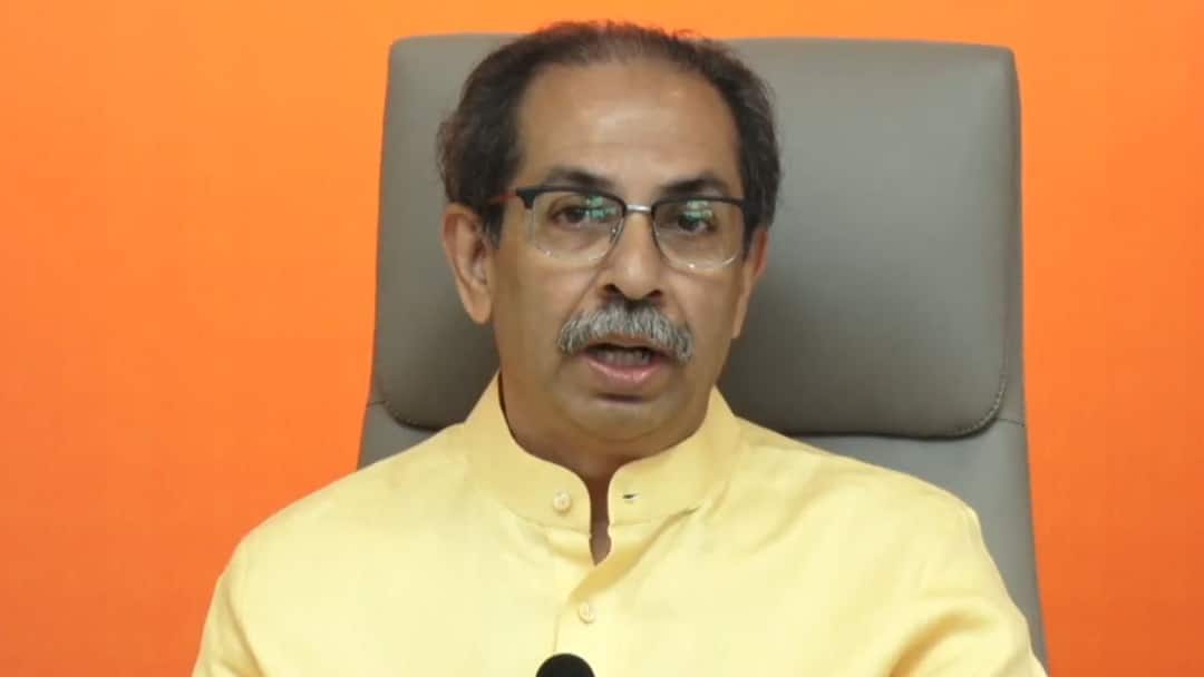 सड़कों पर नमाज बैन को लेकर उद्धव ठाकरे का BJP पर तंज- 'क्या नीतीश कुमार...', सौगात ए मोदी पर भी बयान Uddhav Thackeray taunts BJP over ban on namaz on roads What Nitish Kumar also makes statement on Saugat e modi सड़कों पर नमाज बैन को लेकर उद्धव ठाकरे का BJP पर तंज- 'क्या नीतीश कुमार...', सौगात ए मोदी पर भी बयान