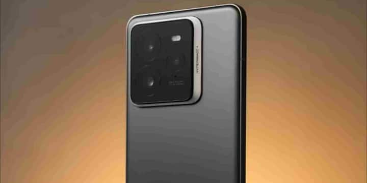 बैटरी को लेकर भी यह स्मार्टफोन काफी चर्चा में है. Realme GT 7 Pro में 5,800mAh की सिलिकॉन-कार्बन एनोड बैटरी दी गई थी लेकिन लीक के अनुसार GT 7 को इससे भी बड़ी बैटरी के साथ लाया जाएगा.