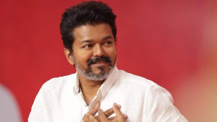 ”ஜி.எஸ்.டி தொகையை வாங்கிக்கிறீங்க. ஆனால் பட்ஜெட்டில் தொகையை ஒதுக்க மாட்டேங்குறீங்க. தமிழ்நாட்டை பார்த்து கேண்டில் பண்ணுங்க சார். தமிழ்நாடு பல பேருக்கு தண்ணி காட்டுன மாநிலம் சார். பார்த்து பண்ணுங்க சார்.” என்று மத்திய அரசு செயல்முறைகளை சாடினார். பொதுக்குழுவு கூட்ட மேடையில் வேலுநாச்சியார், காமராஜர், அம்பேத்கர், பெரியார், அஞ்சலையம்மாள் ஆகியோரது புகைப்படங்கள் இடம்பெற்றிருந்தது குறிப்பிடத்தக்கது.