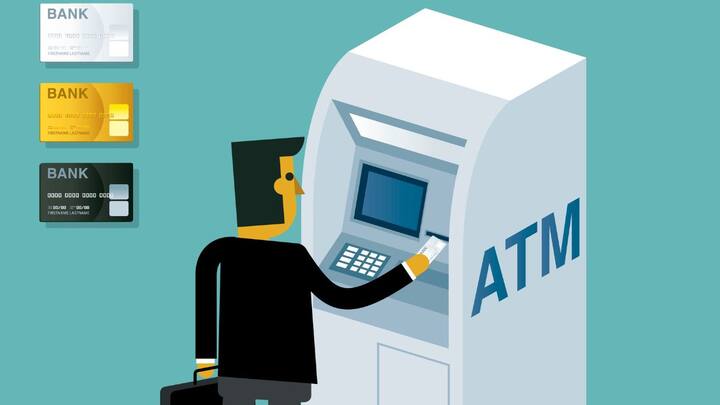 ATM- স্ক্রিনের  ‘UPI cash withdrawal’ বিকল্পটিতে ক্লিক করার পর আপনাকে কত টাকা তুলবেন সেই মেসেজটি ফোনে দেখাবে।   নিয়ম অনুযায়ী, একেবারে ১০ হাজার টাকা পর্যন্ত আপনি UPI অ্যাপের মাধ্যমে তুলতে পারবেন। তাই, নিয়ম মতো টাকার অঙ্কটি লিখুন। এবার ATM- স্ক্রিনে আপনি দেখতে পাবেন একটি QR কোড।
