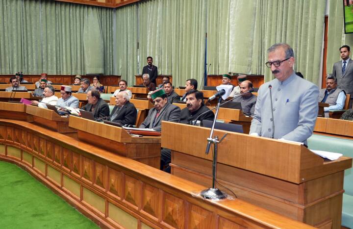 इस विधेयक को सर्वसम्मति से पास कर दिया गया. विपक्ष के नेता जय राम ठाकुर सहित अन्य सदस्यों ने भी इसका समर्थन किया. विधायकों का कहना है कि उनका खर्चा लगातार बढ़ रहा है. ऐसे में 9 साल बाद उनके वेतन भत्ते बढ़े.