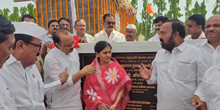 राज्याचे उपमुख्यमंत्री अजित पवार यांच्या हस्ते आज या नूतनीकरण करण्यात आलेल्या श्री छत्रपती शिवाजी महाराजांच्या पुतळ्याचा अनावरण सोहळा पार पडला.