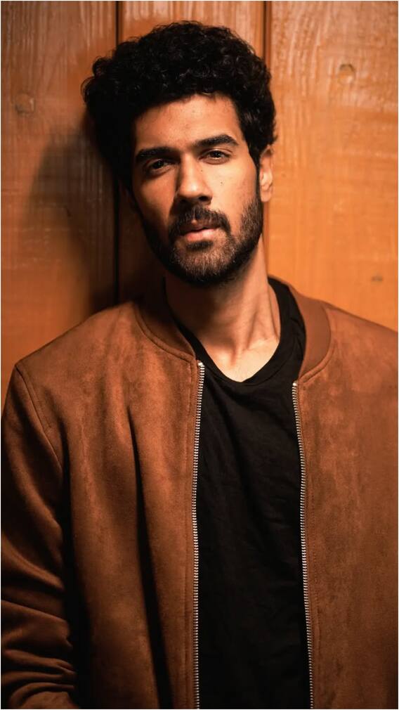 ఎవరీ సంగీత్ శోభన్? ఇంత ఫ్యామిలీ బ్యాగ్రౌండ్ ఉందా?