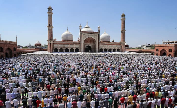 The last Friday or Juma of the month of Ramadan is called Alvida Juma. On this day, the fasting people offer special prayers in the mosque and wish each other.
