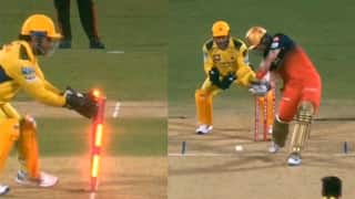 बिजली की तेजी से एमएस धोनी की स्टंपिंग, 0.10 सेकंड से कम समय में साल्ट का काम तमाम; देखें वीडियो