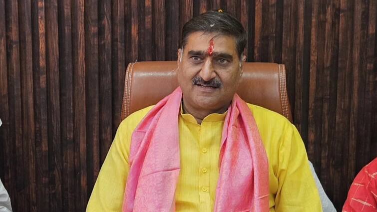 Aligarh mp mla court accepted the case filed against BJP MP Satish Gautam ann अलीगढ़ से BJP सांसद सतीश गौतम की मुश्किल बढ़ी, कोर्ट ने खिलाफ दायर वाद किया स्वीकार, जानें- मामला