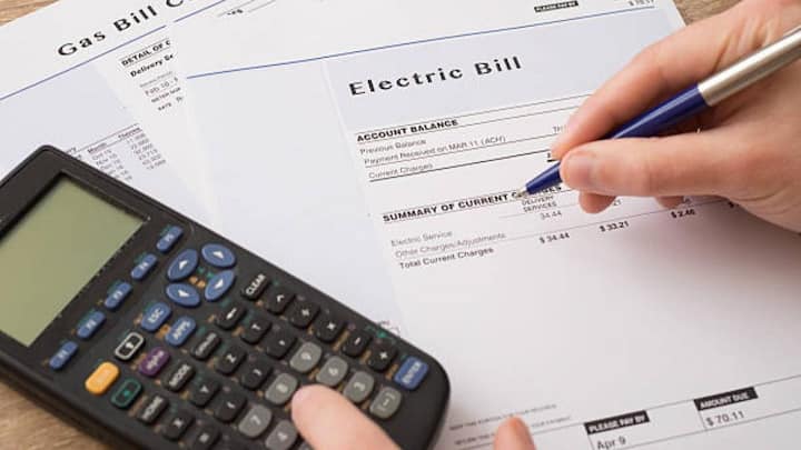 But if electricity consumption in your house is not so much. Despite this, the electricity bill of your house is coming very much. Then you can register your complaint about this. How and where will be the complaint let's tell.