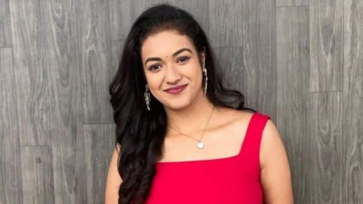 ஆபாச வீடியோ சர்ச்சையில் சிக்கிய 'சிறகடிக்க ஆசை' சீரியல் நடிகை ஸ்ருதியின் சம்பளம் இவ்வளவு தானா? முழு விவரம்!