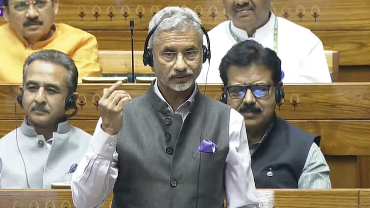 S. Jaishankar on Pakistan Bangladesh attack on hindu Fanatical Mindset even Indira Gandhi could not end it 'इंदिरा गांधी भी नहीं बदल पाईं', पाकिस्तान की कट्टर मानसिकता को लेकर संसद में बोले एस जयशंकर