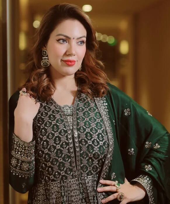 Munmun Dutta has shared many cute pictures of her in a traditional green suit on her Insta account in which she looks very beautiful.