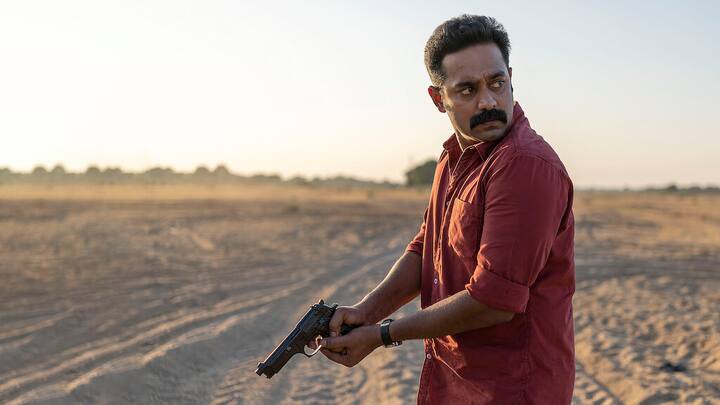 Kuttavum Shikshayum (2022) on Netflix: In this gripping tale, a police inspector and his team are on a race against time to solve a high-stakes jewellery heist.