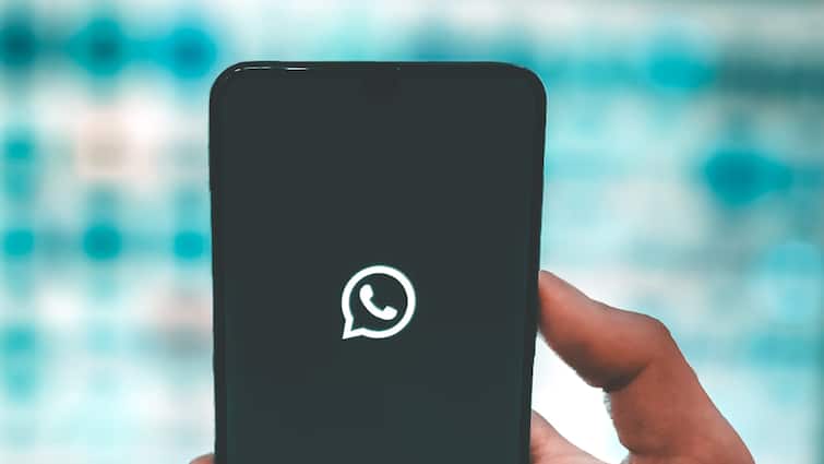 how to make WhatsApp default app for calls and messages on iphone follow these steps iPhone यूजर्स के लिए आया नया फीचर, WhatsApp को बना सकते हैं कॉलिंग और मैसेज के लिए डिफॉल्ट ऐप, यह है तरीका