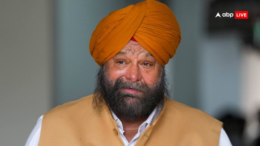 विधानसभा में BJP विधायक तरविंदर मारवाह बोले, 'हमारे कट्टर दुश्मन रात में गौमाता की...' BJP MLA Tarvinder Singh Marwah says in a city like delhi cows are being stealed during night विधानसभा में BJP विधायक तरविंदर मारवाह बोले, 'हमारे कट्टर दुश्मन रात में गौमाता की...'