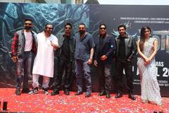 The Bhootni Trailer Launch: स्टाइलिश लुक में दिखे संजय दत्त, तो मौनी रॉय ने साड़ी में लगाया ग्लैमर का तड़का, देखें तस्वीरें