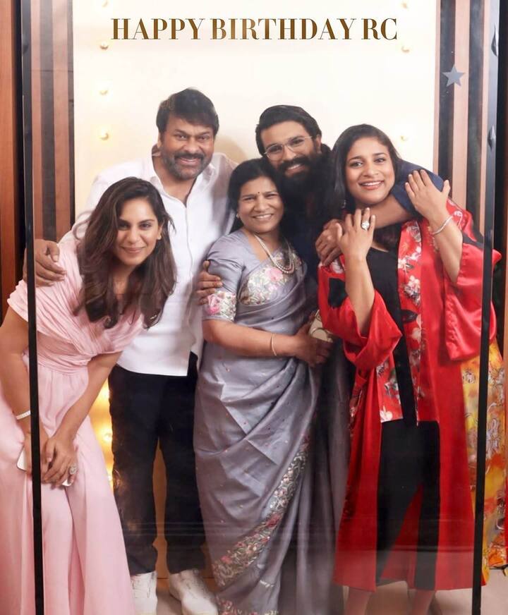 గ్లోబల్ స్టార్ రామ్ చరణ్ బర్త్ డే వేడుకలు ఘనంగా జరిగాయి. ఆ రోజు తనకు ఎప్పటికీ ప్రత్యేకమే అంటూ ఆయన సతీమణి ఉపాసన సోషల్ మీడియా వేదికగా ఫోటోలు షేర్ చేశారు.