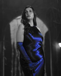 सपना चौधरी पर चढ़ा ग्लैमर का खुमार, ब्लैक सिल्क गाउन में दिए ऐसे-ऐसे पोज, तस्वीरें देख दीवाने हुए फैंस