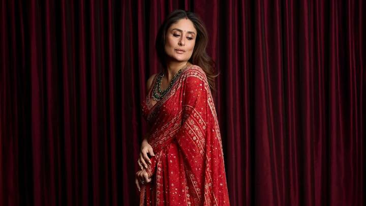 'টসন'সিনেমার শ্যুটিং করতে গিয়ে সেফ আর করিনার আলাপ। সেই সফরেই করিনাকে প্রপোজ করেছিলেন সেফ। রাজি হয়ে গিয়েছিলেন করিনা। কিন্তু সেফ চেয়েছিলেন সেখানেই তাঁকে বিয়ে করে নিতে। কিন্তু করিনার ইচ্ছে ছিল পরিবারের সবার মধ্যে বিয়ে করার।