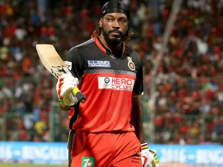 एकूण विक्रमाबद्दल बोलायचे झाले तर, या बाबतीत फक्त ख्रिस गेल त्याच्या पुढे आहे, ज्याने बेंगळुरूच्या चिन्नास्वामी स्टेडियमवर फक्त 19 डावात 1000 धावा केल्या.