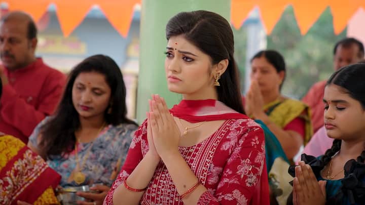 బస్సు అమ్మాయి నన్ను ఎందుకు గుడికి రమ్మంది ఏం మాట్లాడాలి అని ఆలోచనలో ఉంటాడు పార్థు. తన మనసులో మాట చెప్పేందుకే గుడికి రమ్మంది అంటాడు సూరి