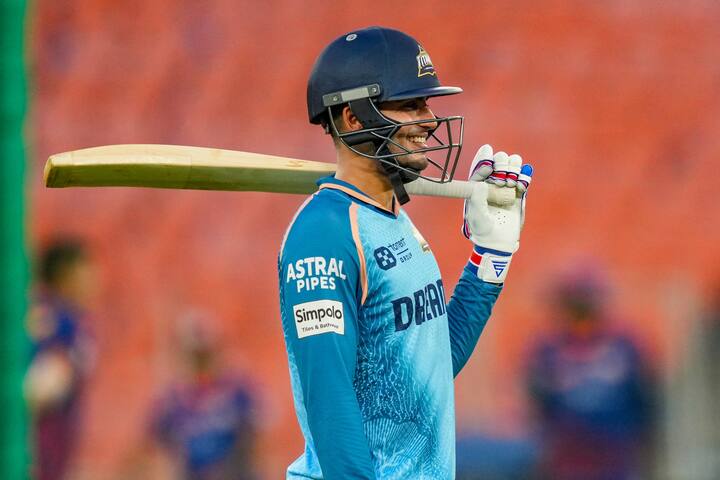 गिलने नरेंद्र मोदी स्टेडियमवर या फॉरमॅटमध्ये तीन शतके आणि चार अर्धशतके झळकावली आहेत.