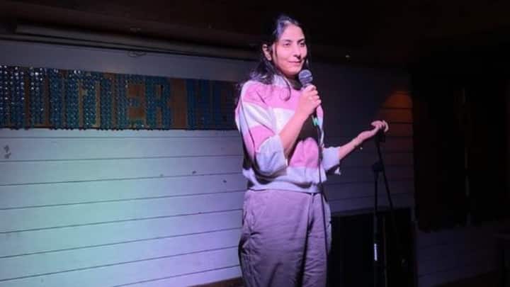 बता दें स्वाति सचदेवा एक स्टैंड-अप कॉमेडियन हैं. इसके अलावा स्वाति सचदेवा लेखक, डिजिटल कंटेंट क्रिएटर भी हैं. स्वाति सचदेवा का हाल ही में एक LGBTQ के ऊपर बना वीडियो वायरल हो गया है, जिसमें उन्होंने खुलासा किया था कि वह एक बाइसेक्सुअल हैं.