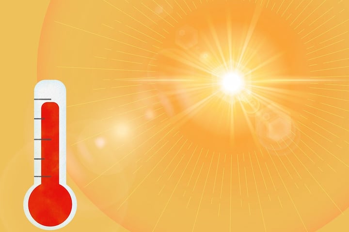 கடந்த 24 மணி நேரத்தில் அதிகபட்ச வெப்பநிலை வேலூரில், 40.9° செல்சியஸ் வெப்பநிலையும், குறைந்தபட்ச வெப்பநிலை (சமவெளிப்பகுதிகளில்):- கரூர் பரமத்தி: 21.0 செல்சியஸ் வெப்பநிலையும் பதிவாகியுள்ளது. கடந்த 24 மணி நேரத்தில் தமிழகத்தில் ஓரிரு இடங்களில் அதிகபட்ச வெப்பநிலை 2-3 டிகிரி செல்சியஸ் உயர்ந்துள்ளது. ஏனைய தமிழகம், புதுவை மற்றும் காரைக்கால் பகுதிகளில் அதிகபட்ச வெப்பநிலையில் பொதுவாக பெரிய மாற்றம் ஏதுமில்லை.