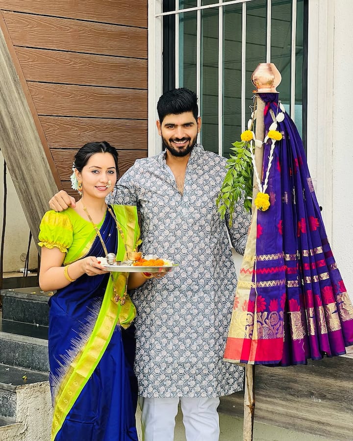 हे नवीन वर्ष आपल्यासाठी भरभराटीचे, आनंदाने भरलेले आणि यशाने नटलेले असो.