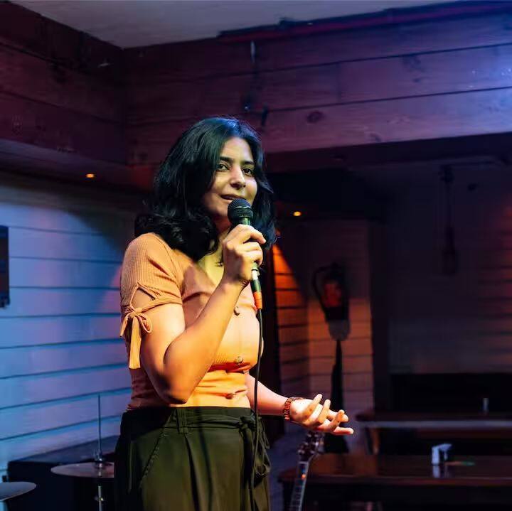 Swati Sachdeva: स्टँड-अप कॉमेडियन स्वाती सचदेवाचा एक व्हिडीओ सध्या सोशल मीडियावर व्हायरल होत आहे.