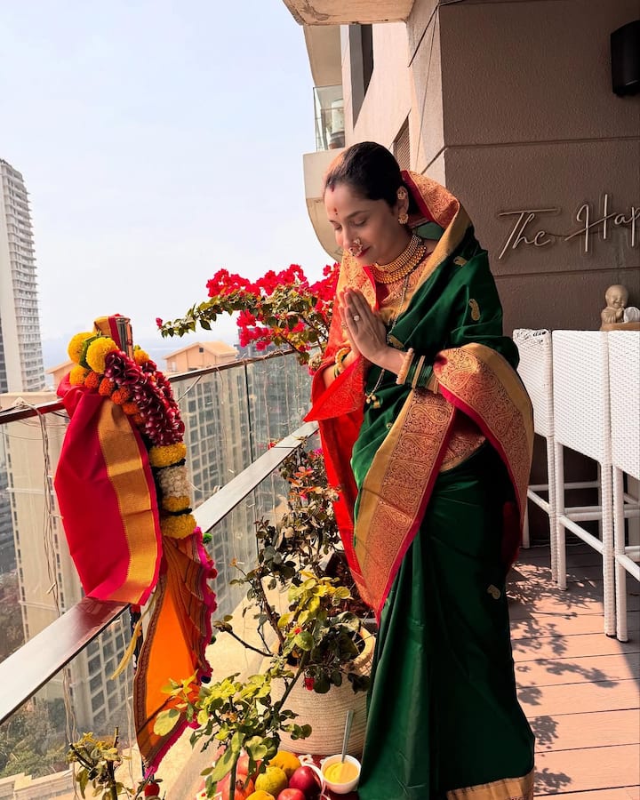 Ankita has worshiped Gudi Padwa in the balcony of her house. The actress has completed her look by wearing tilak on the forehead and bangles in her hands.