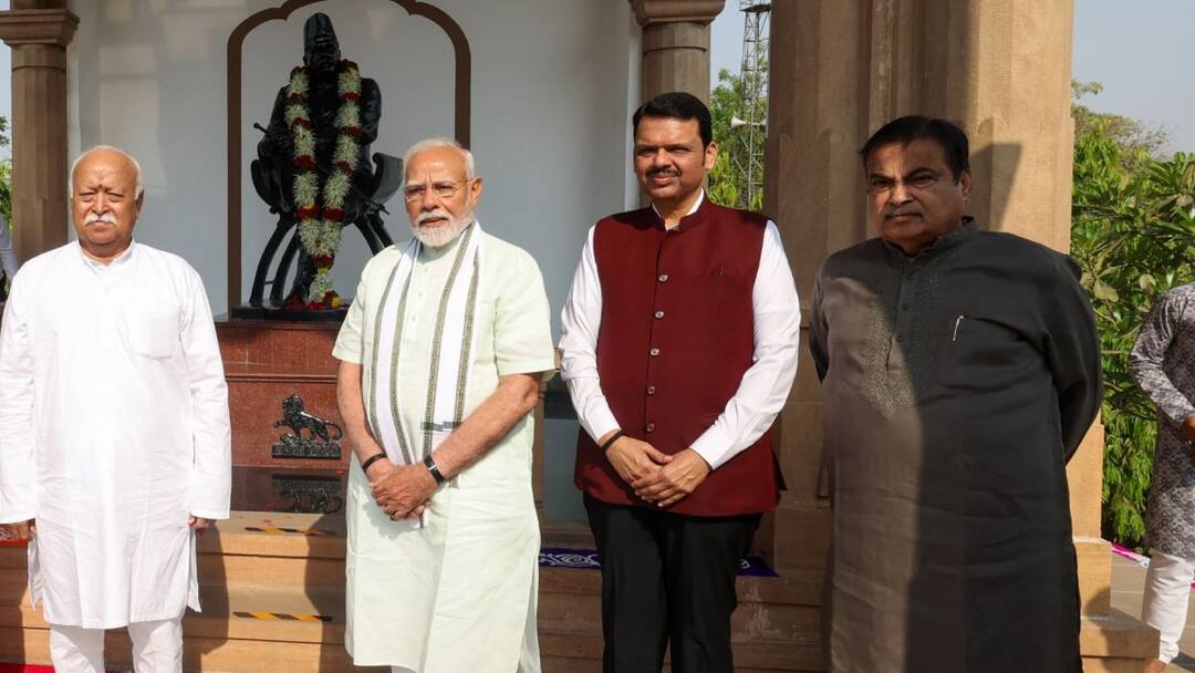 नागपुर में RSS कार्यालय पहुंचे पीएम मोदी, सीएम देवेंद्र फडणवीस बोले- 'वह एक प्रचारक...' Devendra Fadnavis Reaction on PM Narendra Modi Nagpur Visit RSS Headquarter Beed Mosque Blast नागपुर में RSS कार्यालय पहुंचे पीएम मोदी, सीएम देवेंद्र फडणवीस बोले- 'वह एक प्रचारक...'