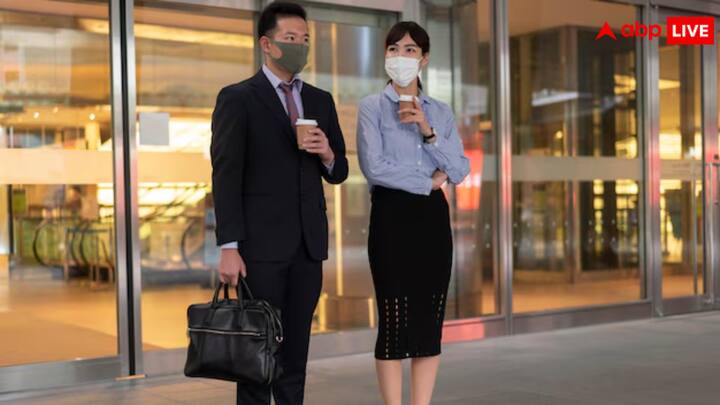 चीन में कई सारी टेक कंपनियां और व्यवसाय के अवसर हैं. वहां थोक के भाव में कॉर्पोरेट पार्क हैं. दुनिया के बाजार के एक बड़े हिस्से पर चीन का कब्जा है.