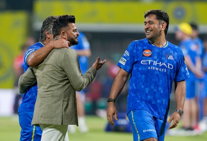 इंडियन प्रीमियर लीगमधील 18 हंगाम पूर्ण केल्याबद्दल धोनीला हा सन्मान देण्यात आला.