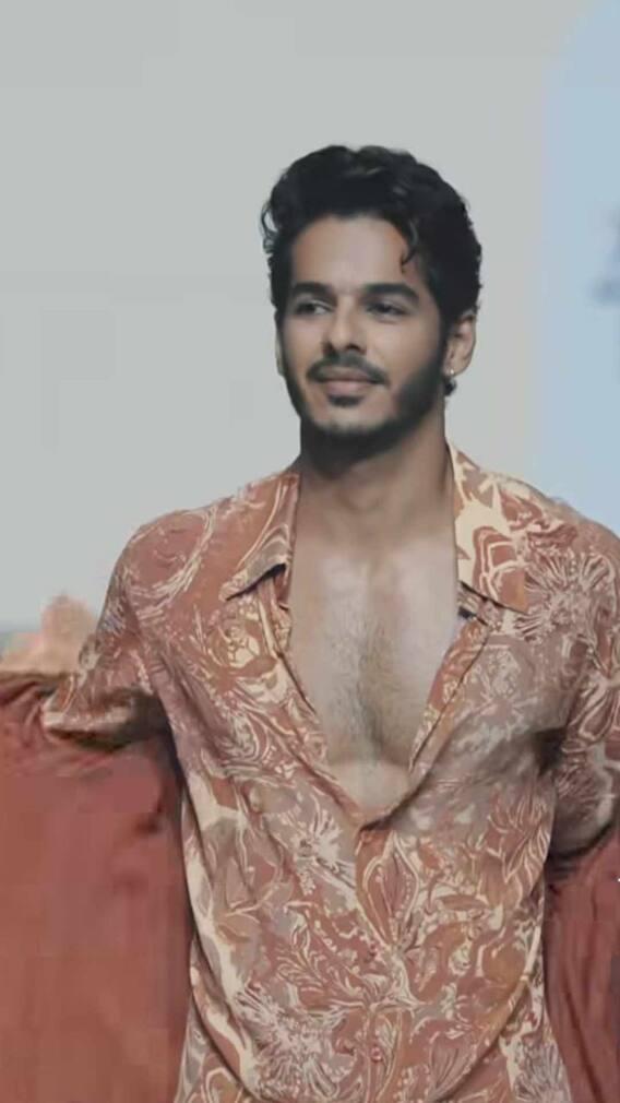 रैंप वॉक करते हुए शाहिद कपूर के भाई ने कर दी ऐसी हरकत, भड़के लोग