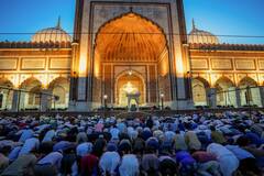 दिल्ली की जामा मस्जिद में रमजान के आखिरी दिन ऐसी रही रौनक, देखें तस्वीरें