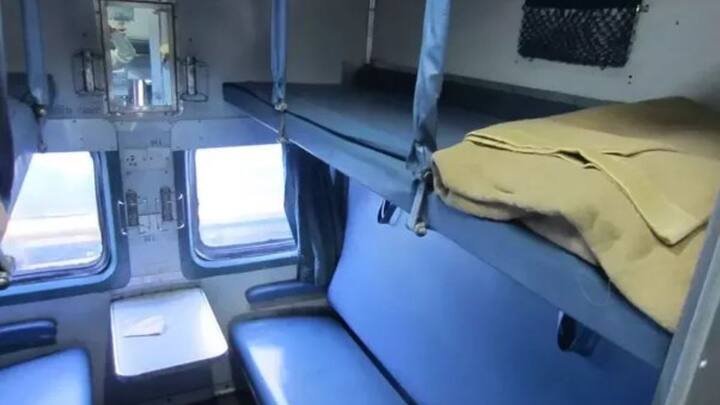 रेलवे की ओर से ट्रेन में कंफर्म सीट पर पहुंचने के लिए एक समय तय किया गया है. आपको बता दें रेलवे के नियमों के मुताबिक आप अगर अपने तय स्टेशन से अपनी सीट पर नहीं बैठ पाए तो. आपको कअपनी सीट में बैठने का मौका दिया जाता है.