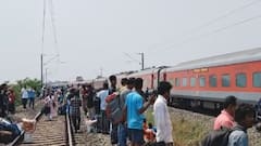 Kamakhya Express Accident: ओडिसामध्ये रेल्वेचा भीषण अपघात; कामाख्या एक्स्प्रेसचे 11 डबे रुळावरून घसरले, प्रवाशांच्या किंचाळ्या अन्...; पाहा PHOTOS