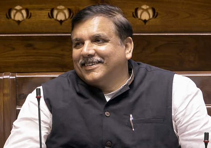 संजय सिंह ने कहा कि 2022 में सुप्रीम कोर्ट में इसे स्वीकार किया. इसमें मोदी सरकार ने कहा कि 99 फीसदी संपत्तियों के हमारे पास कागजात हैं. सारी संपत्तियां जायज हैं. (फाइल फोटो)