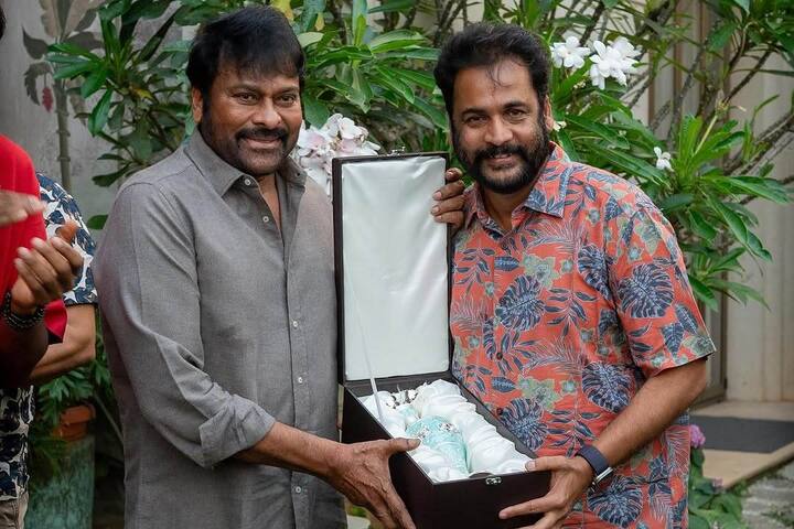 ఈ ఫోటోలను సోషల్ మీడియాలో షేర్ చేయగా వైరల్ అవుతున్నాయి. 'ఈ క్షణం నా హృదయంలో ఎప్పటికీ నిలిచిపోతుంది. నా ప్రియమైన అన్నయ్య ఈ మంగపతిని, కోర్ట్ టీంను అభినందించడం సంతోషంగా ఉంది. లవ్ యూ అన్నయ్యా' అని పేర్కొన్నారు.