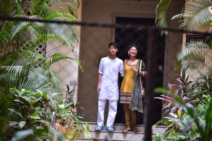 ईद के लिए एक्टर की एक्स वाइफ किरण राव भी एक्टर के घर पहुंची. जो येलो सूट में नजर आई.