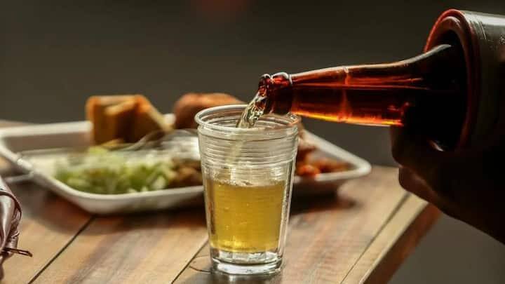 કેટલાક લોકો દારૂનો કડવો સ્વાદ ભૂલવા માટે ચખાના ખાય છે, તો કેટલાક પીવાના આનંદને બમણો કરવા માટે. વળી, જે લોકો દારૂ નથી પીતા તેઓ પણ પીનારાઓની મહેફિલમાં ચખાનાના સહારે બેસી રહે છે. પરંતુ સવાલ એ છે કે પીવાની પ્રક્રિયામાં આટલો આનંદ આપતો આ સ્વાદ ક્યારે દારૂ પીનારાઓની સંસ્કૃતિનો અભિન્ન ભાગ બની ગયો?