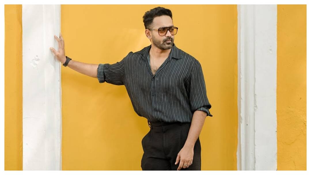 Asif Ali Reacts To Controversy Around Mohanlal, Prithviraj Sukumaran Starrer L2 Empuraan Asif Ali On Controversy Around Mohanlal, Prithviraj Sukumaran's L2 Empuraan: 'Those Who Have No Courage To...'