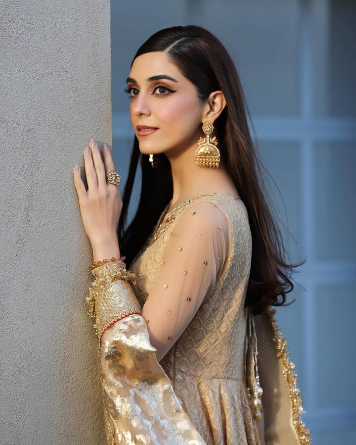 पाकिस्तानी अभिनेत्री माया अली ही सर्वात श्रीमंत अभिनेत्री म्हणून ओळखली जाते. Dil ko Raffu Kar lei हा तिचा प्रसिद्ध शो होता. मीडिया रिपोर्टनुसार, तिच्याकडे 120 कोटींची संपत्ती आहे.