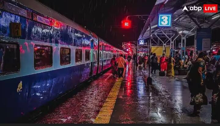 Train Rules For Night Travelling: ਜੇਕਰ ਤੁਸੀਂ ਰਾਤ ਨੂੰ ਰੇਲਗੱਡੀ ਵਿੱਚ ਸਫਰ ਕਰਦੇ ਹੋ ਤਾਂ ਰਾਤ ਨੂੰ ਸਫਰ ਕਰਨ ਨੂੰ ਲੈਕੇ ਬਣਾਏ ਗਏ ਨਿਯਮਾਂ ਬਾਰੇ ਪਤਾ ਹੋਣਾ ਚਾਹੀਦਾ ਹੈ। ਨਹੀਂ ਤਾਂ ਤੁਹਾਡੀ ਮੁਸ਼ਕਿਲ ਵੱਧ ਸਕਦੀ ਹੈ।